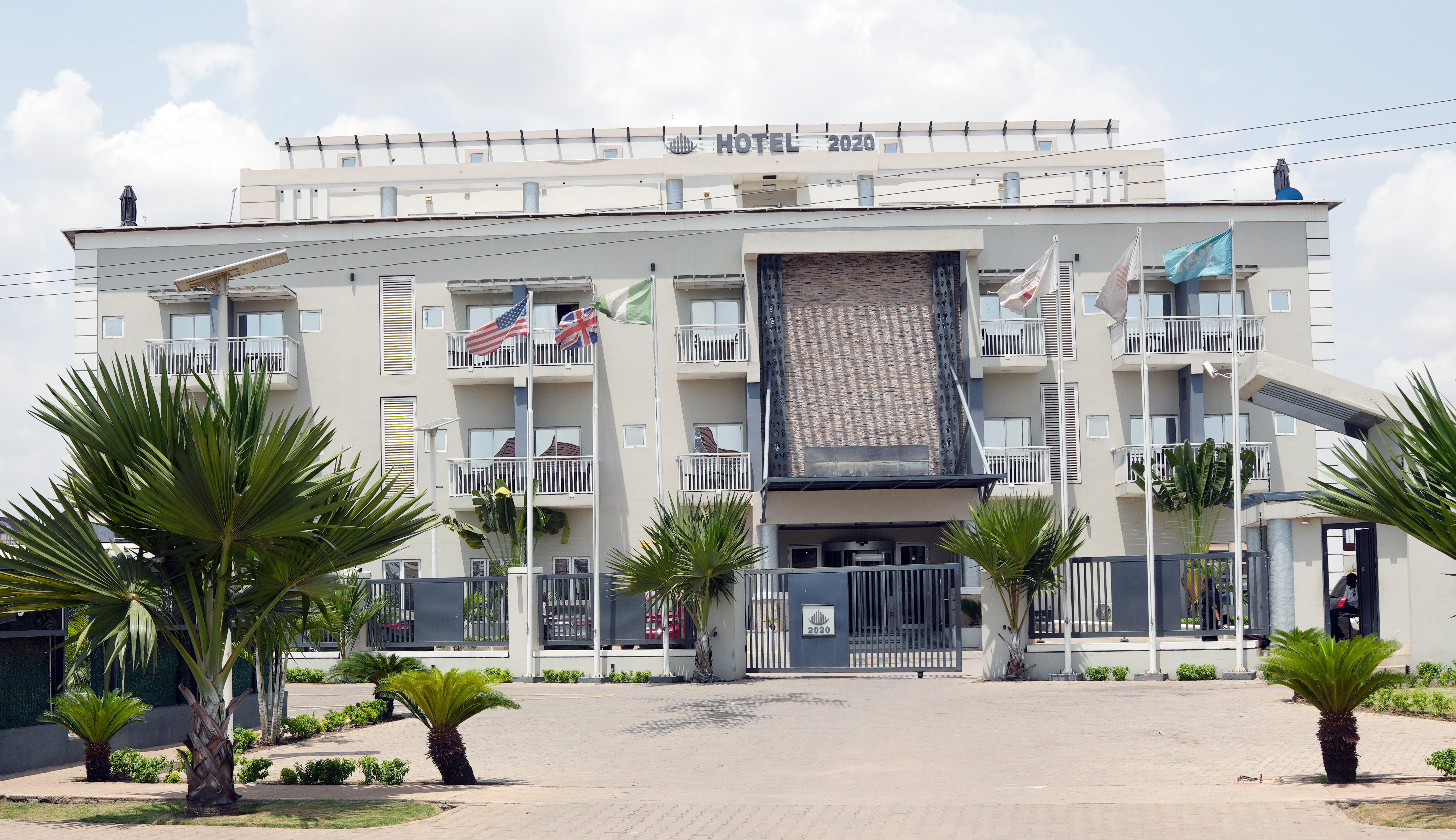 Hotel 2020 & Apartments