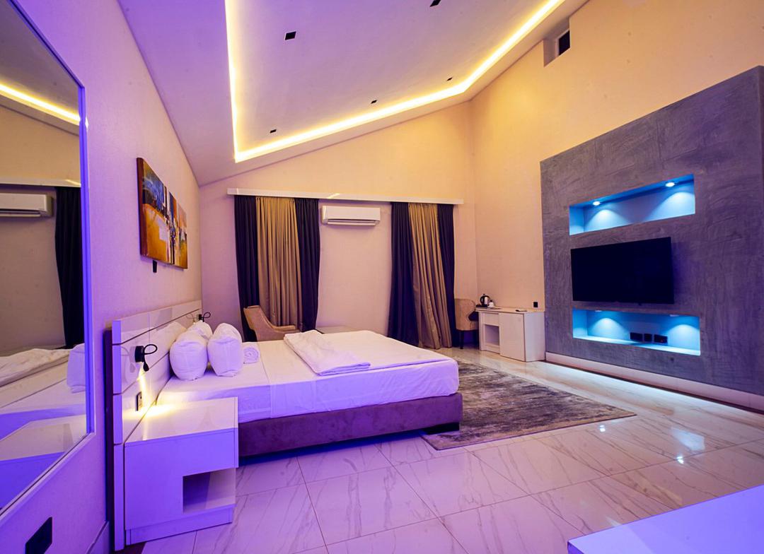 Hotel 2020 & Apartments