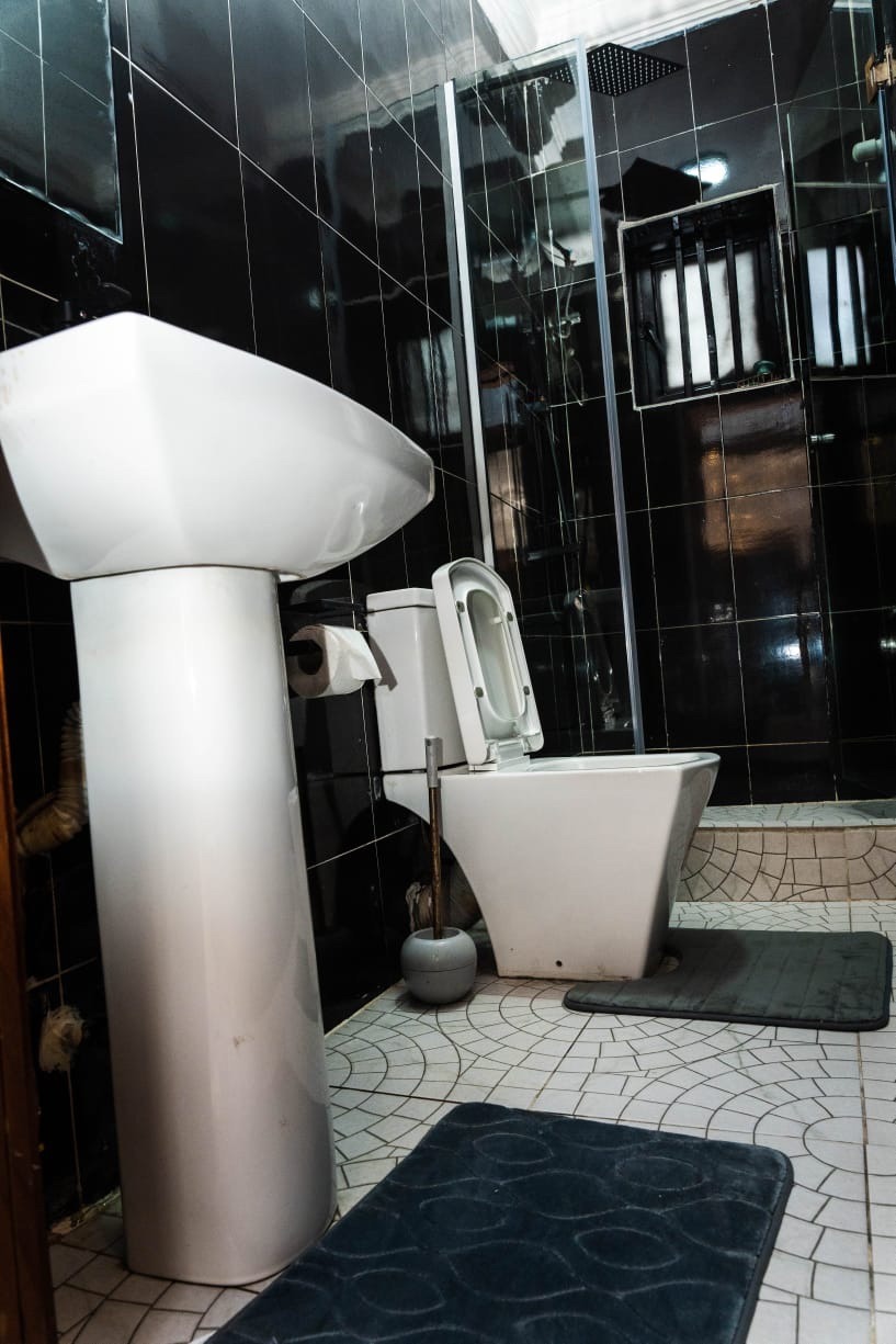 24|7 Luxury Apartments