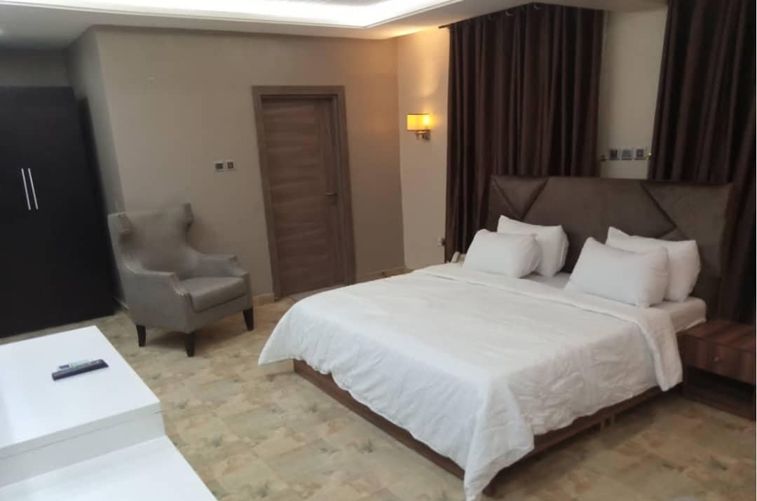 38 Hotels and Suites