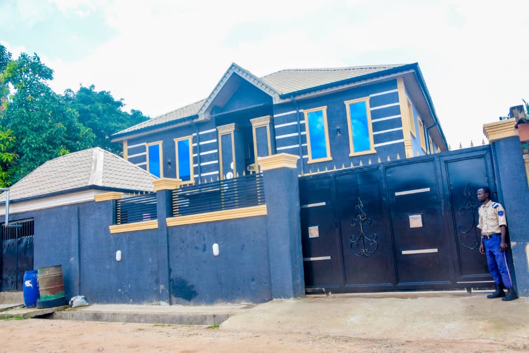 4 Edge Court Apartments and suites