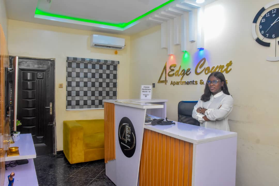 4 Edge Court Apartments and suites