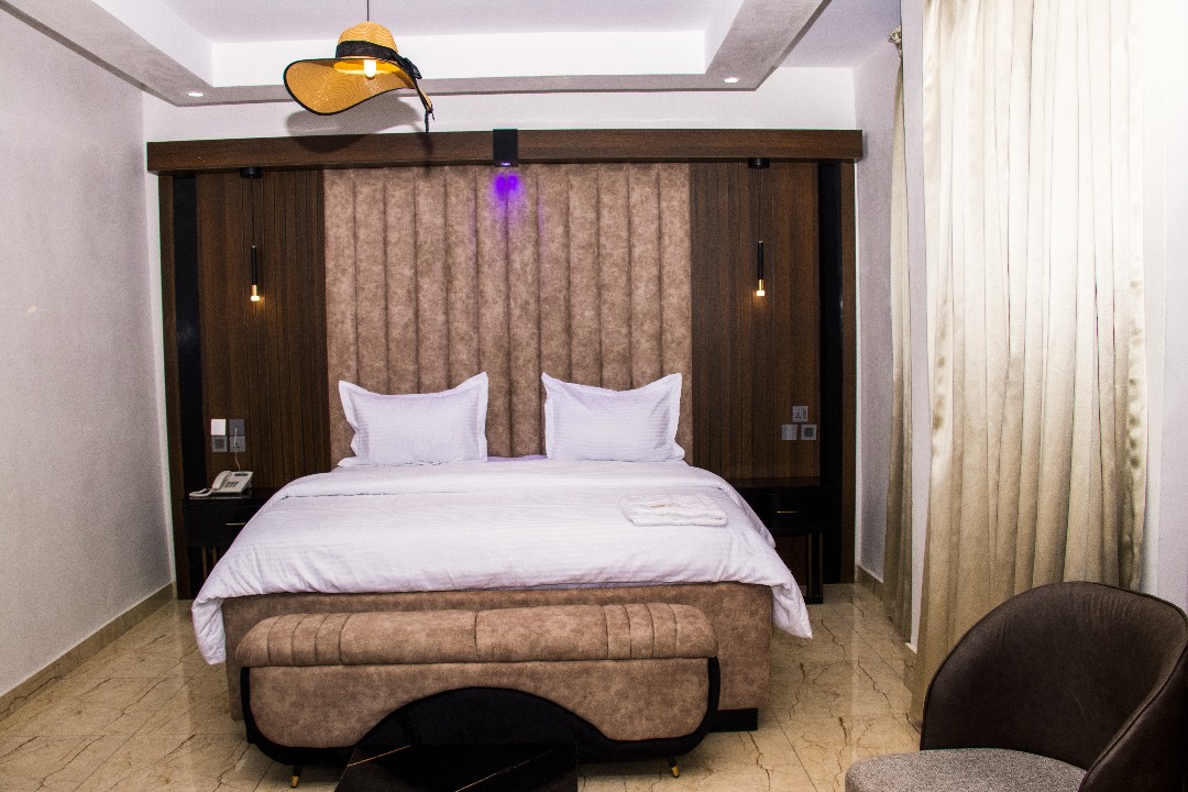 American Court Hotel ltd.