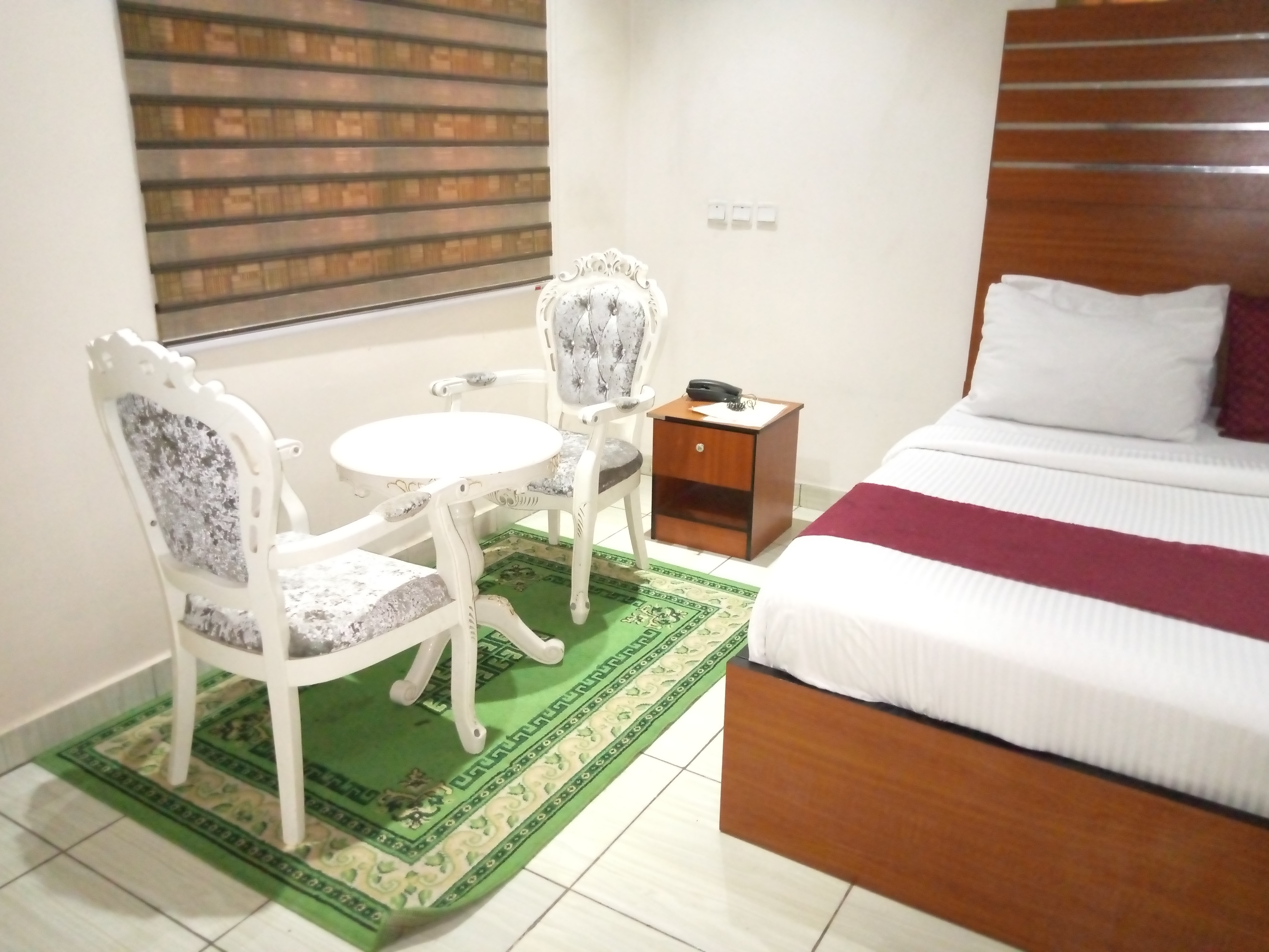 Alim Royal Hotel & Suites