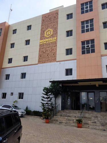 Brookville Hotel and Suites