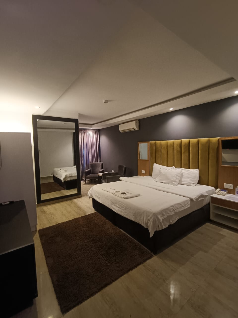 Blackwood grills and bar