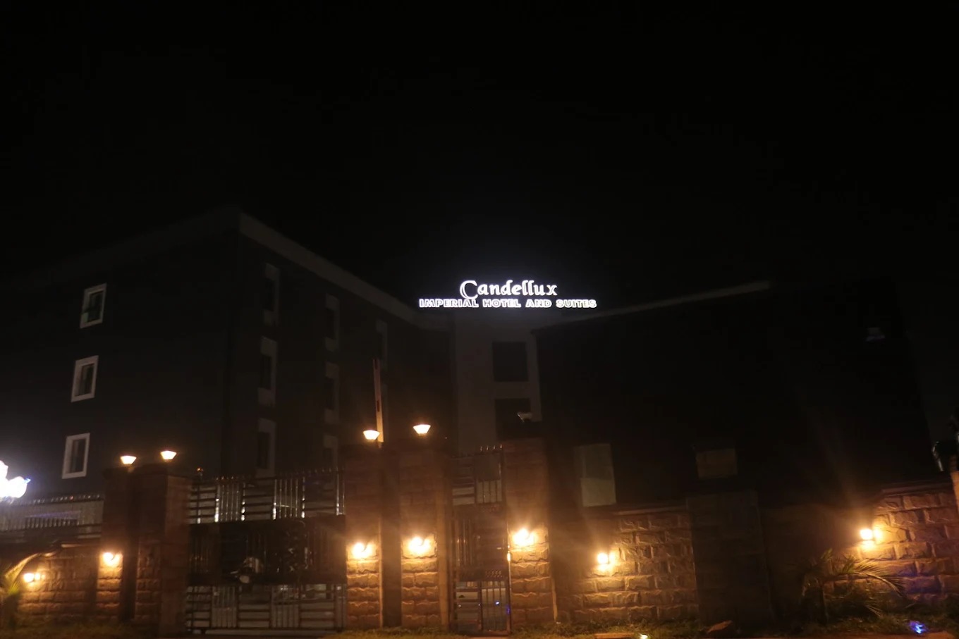 Candellux Imperial Hotel and suites