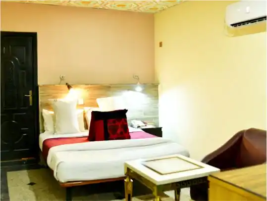 Choice gate hotel and suites