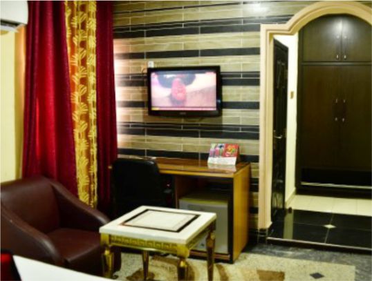 Choice gate hotel and suites