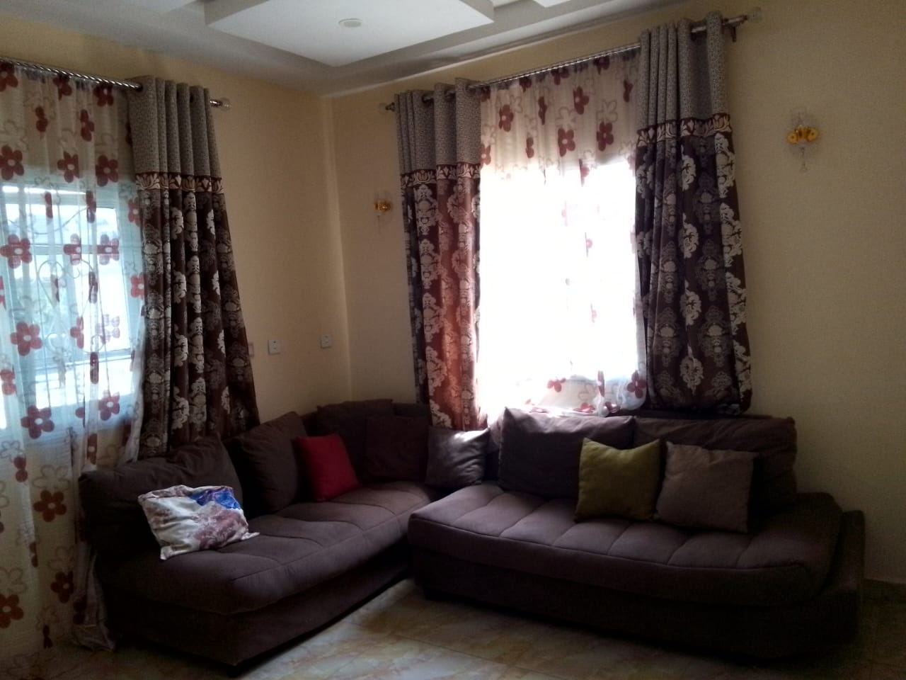 DAZZLE HOTEL AND APARTMENT