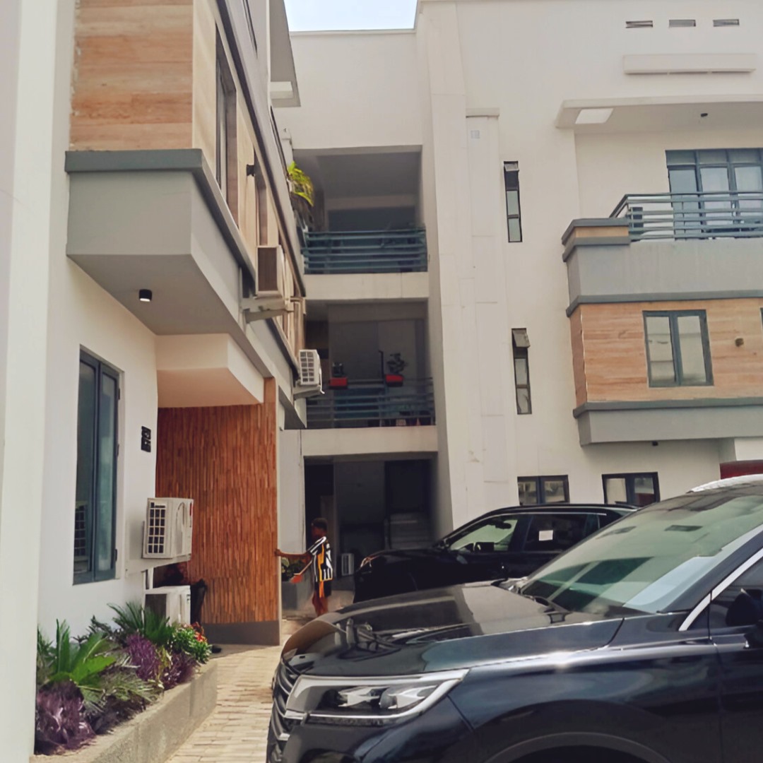 De Omega Luxury Homes 4 Bedroom Shared Apartment