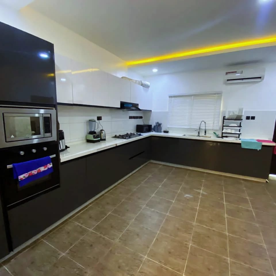 De-Omega Luxury 3 Bedroom Apartment