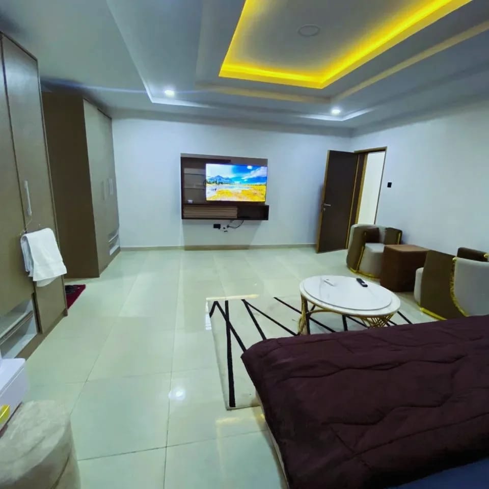 De-Omega Luxury 3 Bedroom Apartment