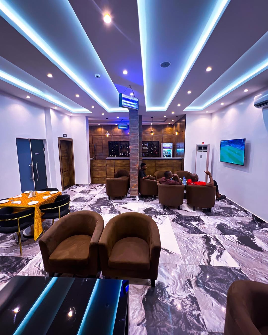 Entrust Hotel and Suites