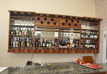 FISHER SUITES AND APARTMENT