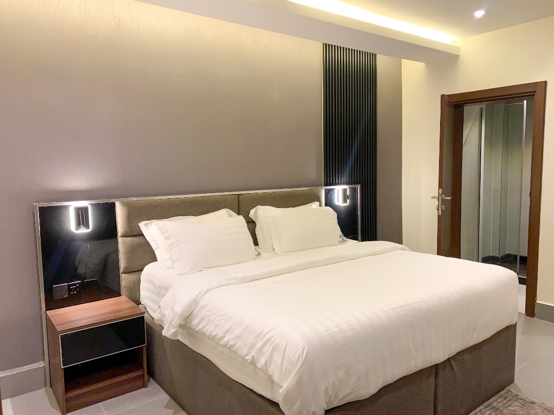 Five Homes Hotel and Apartments