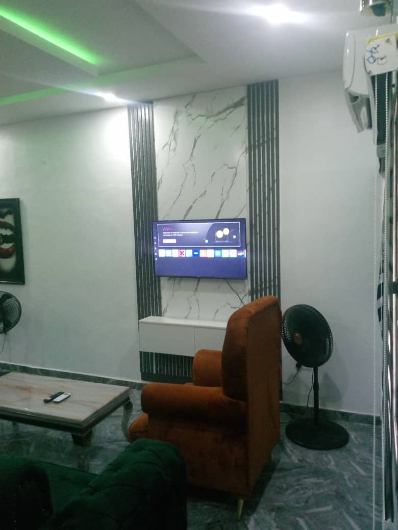 FollyBee apartment and suites