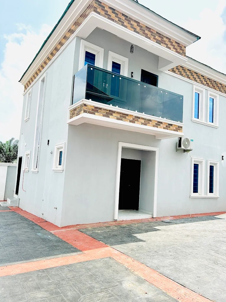 FollyBee apartment and suites