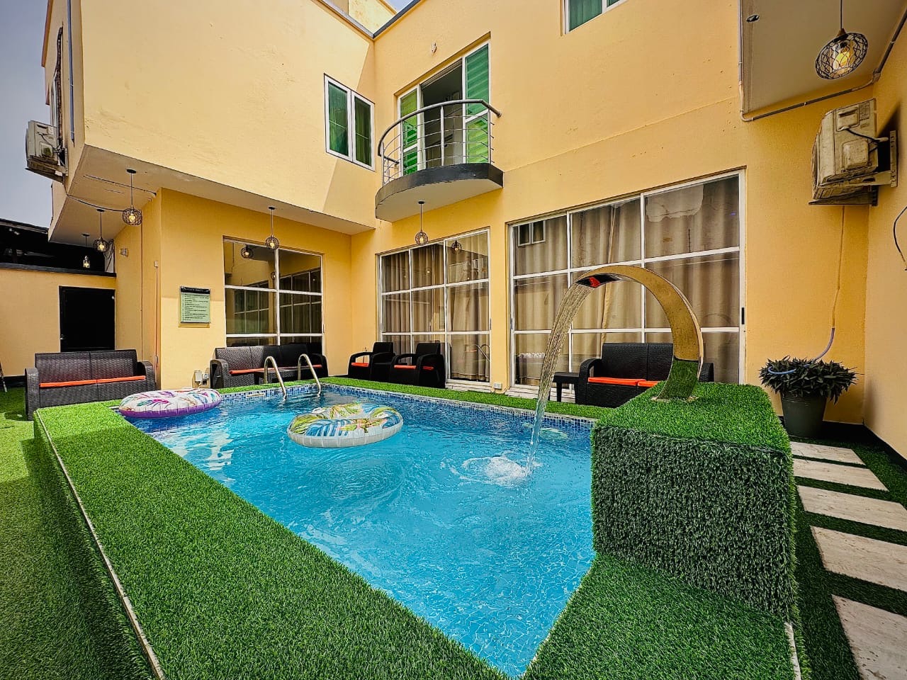 Swimming pool