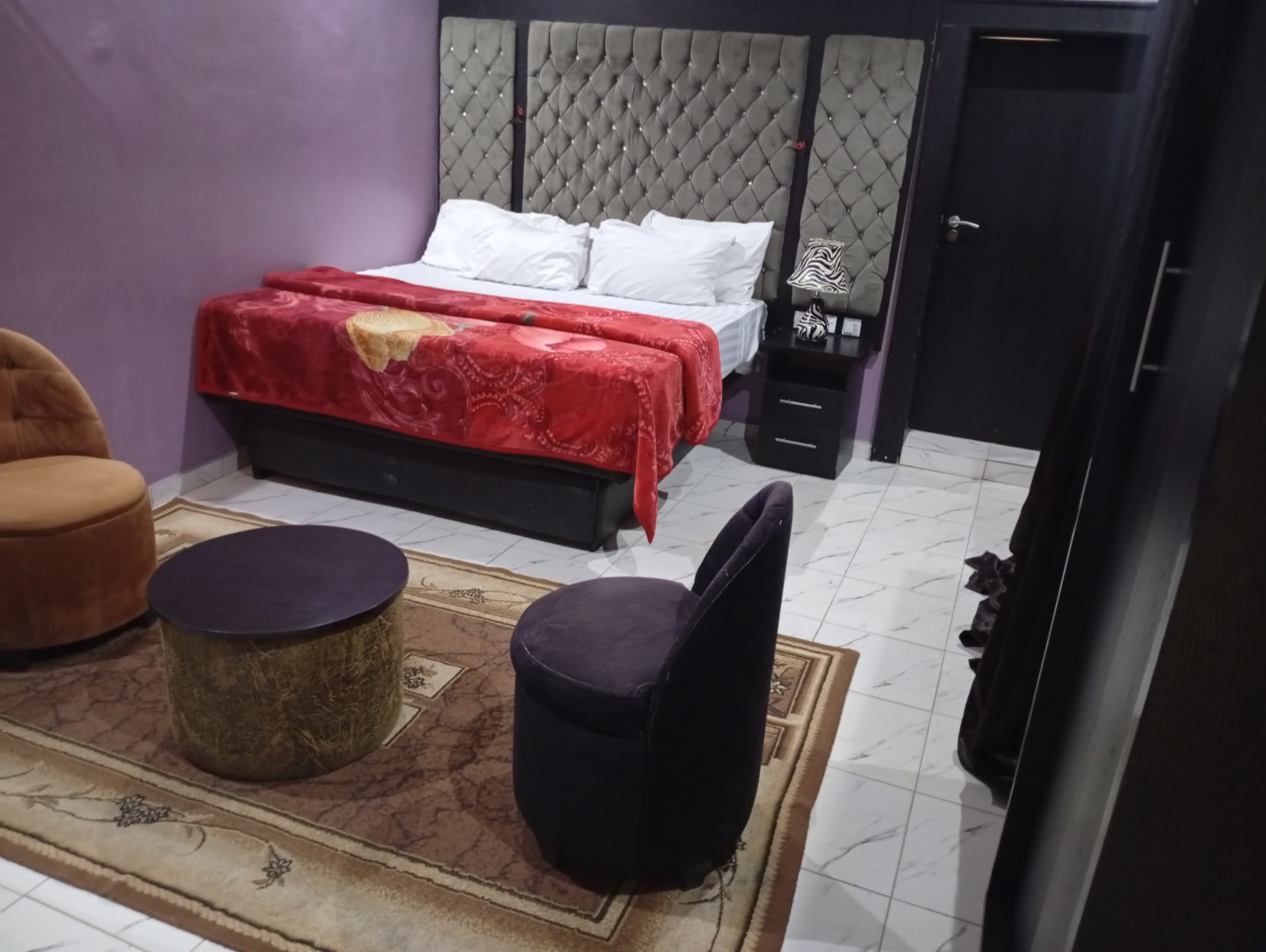 Jikrit Ultimate suites, Jos