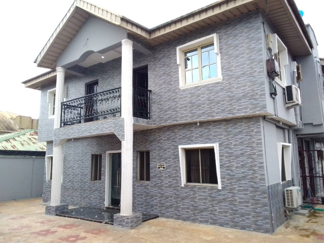 Kings Crown Apartments