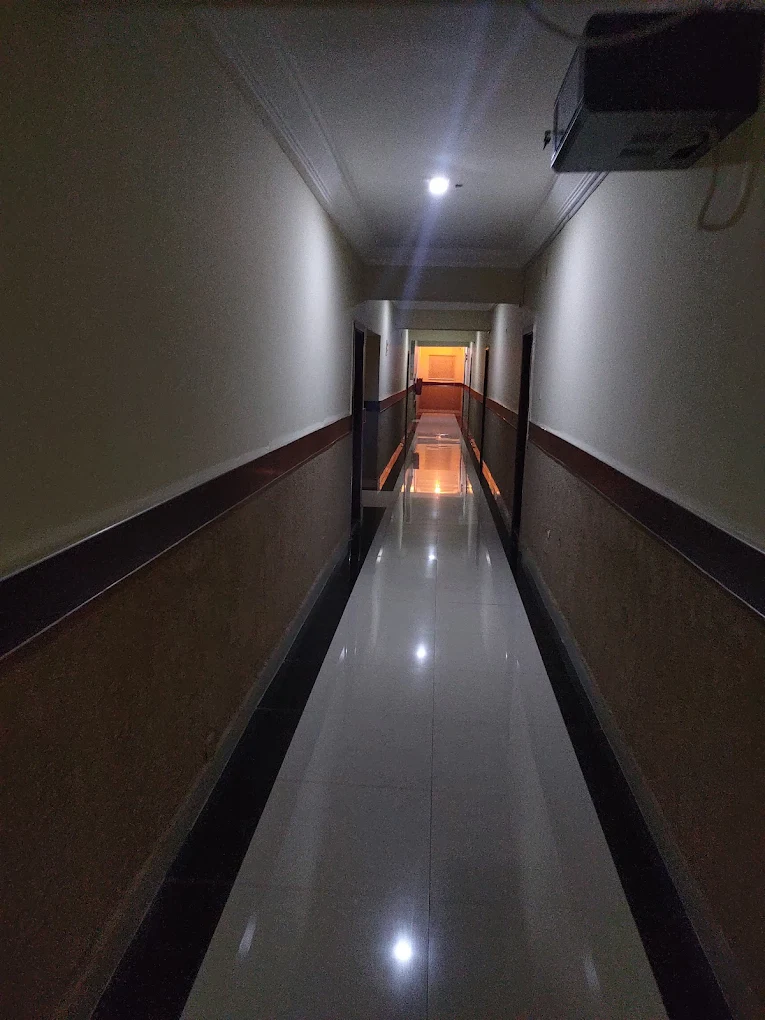 Lis Hotel And Suites