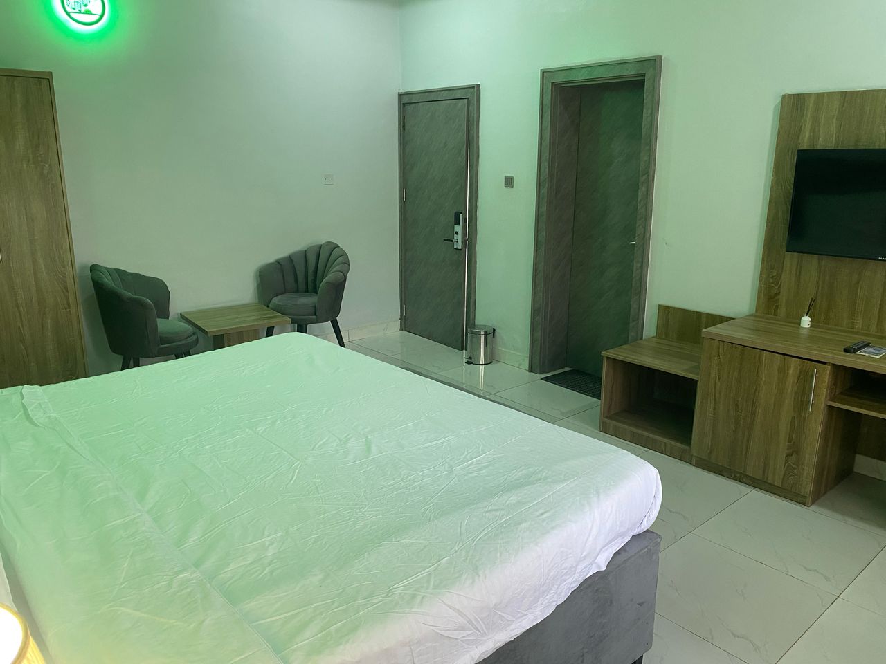 Lynstel Apartments and Suite