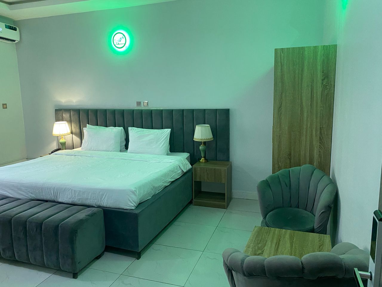 Lynstel Apartments and Suite