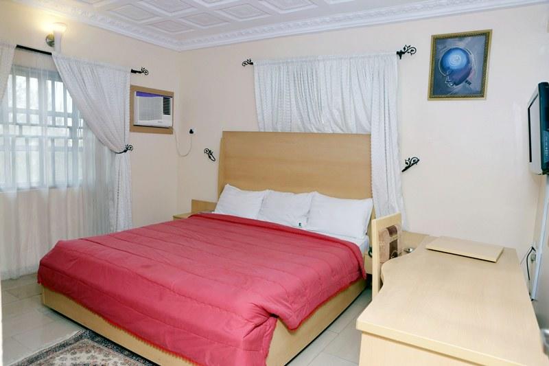 Onyx Hotel and Apartments