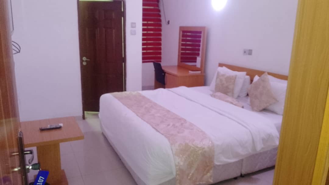 Rose Regency Hotel And Suite