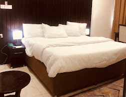 Royal Crest Hotel And Suites