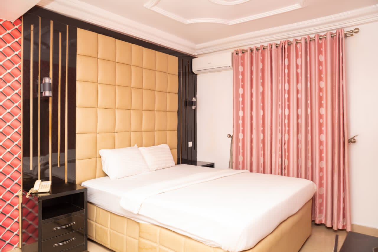 Executive Royal Room