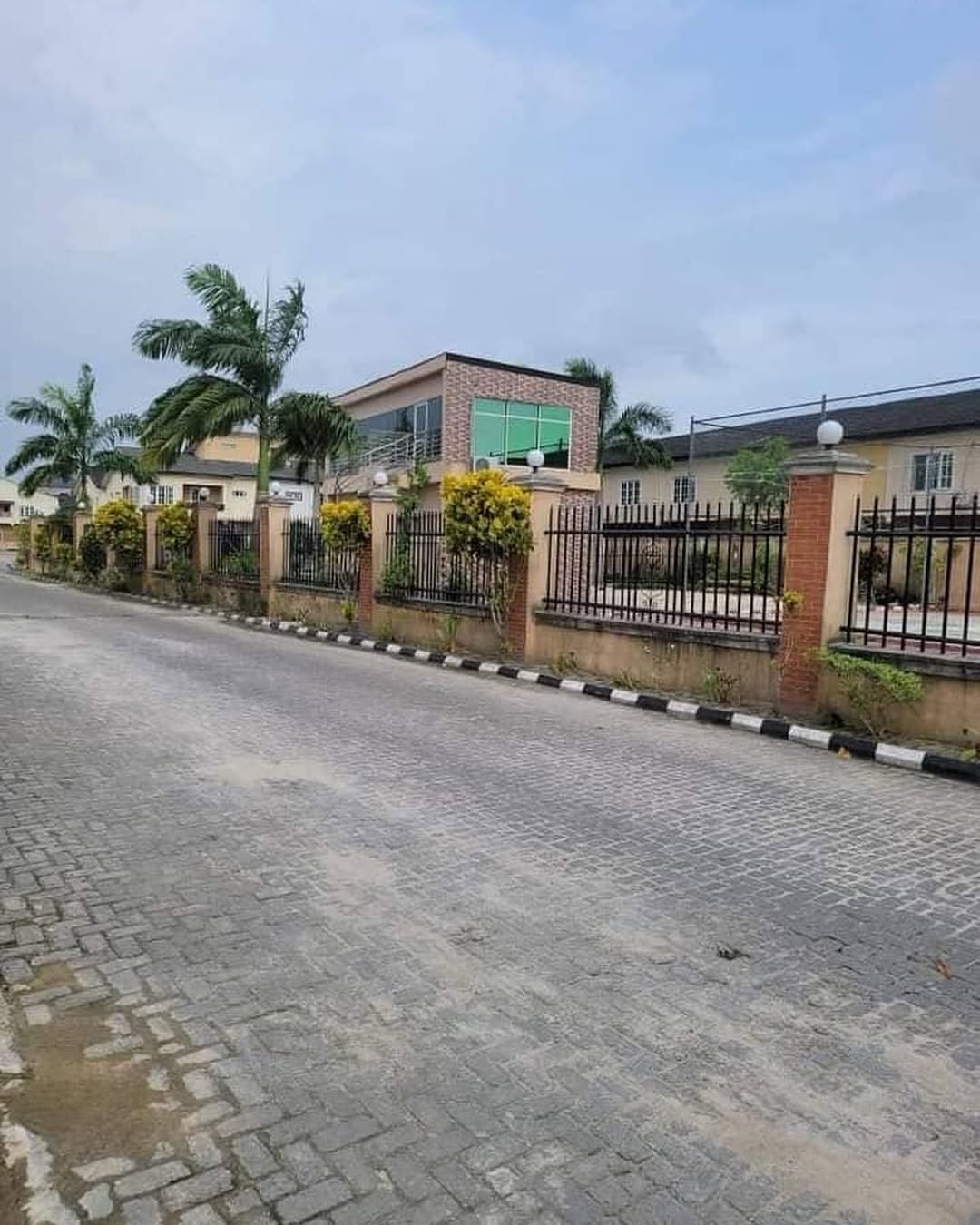 Simple Plus Shortlet Luxury Apartments.