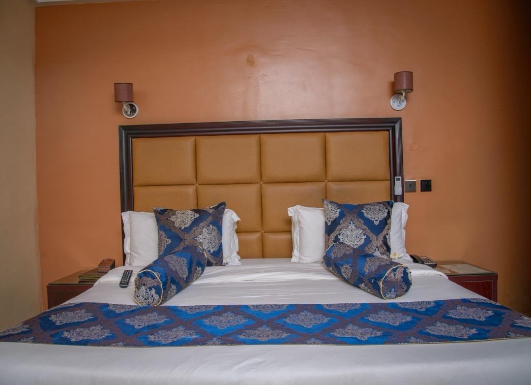 Soprom Hotel & Suites