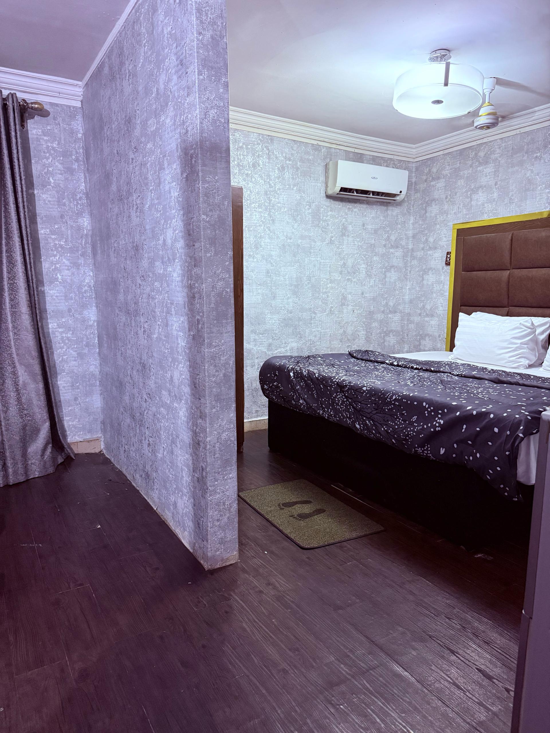 Tega's Hotel and Suite