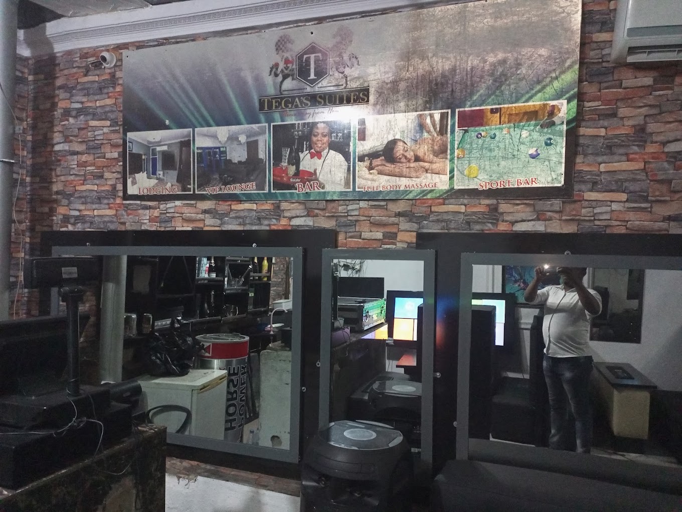 Tega's Hotel and Suite