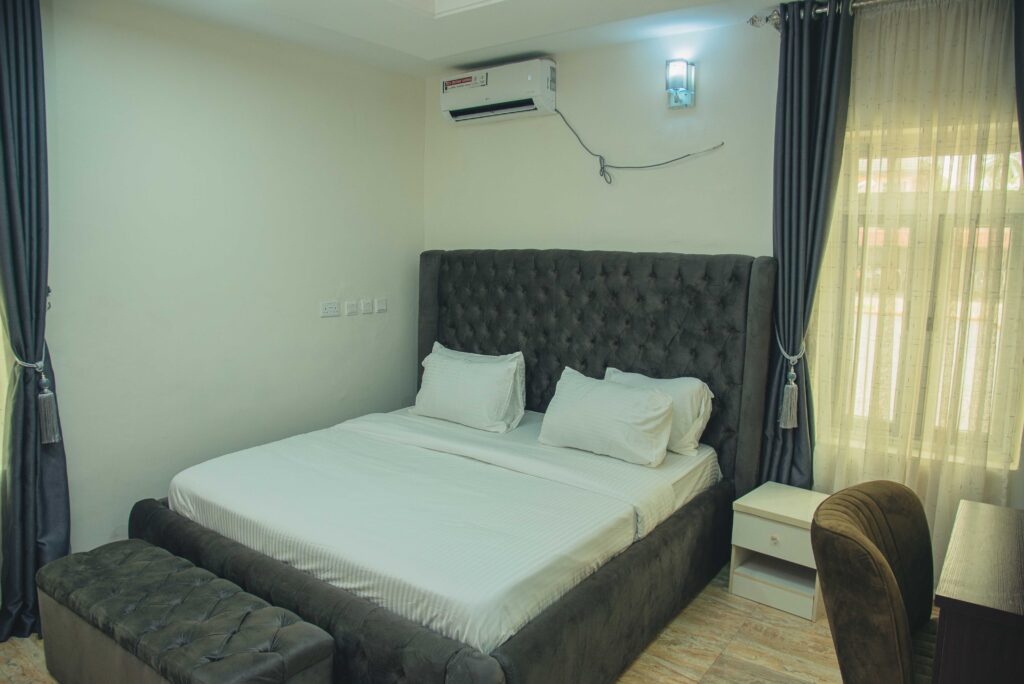 The violets hotel and apartments