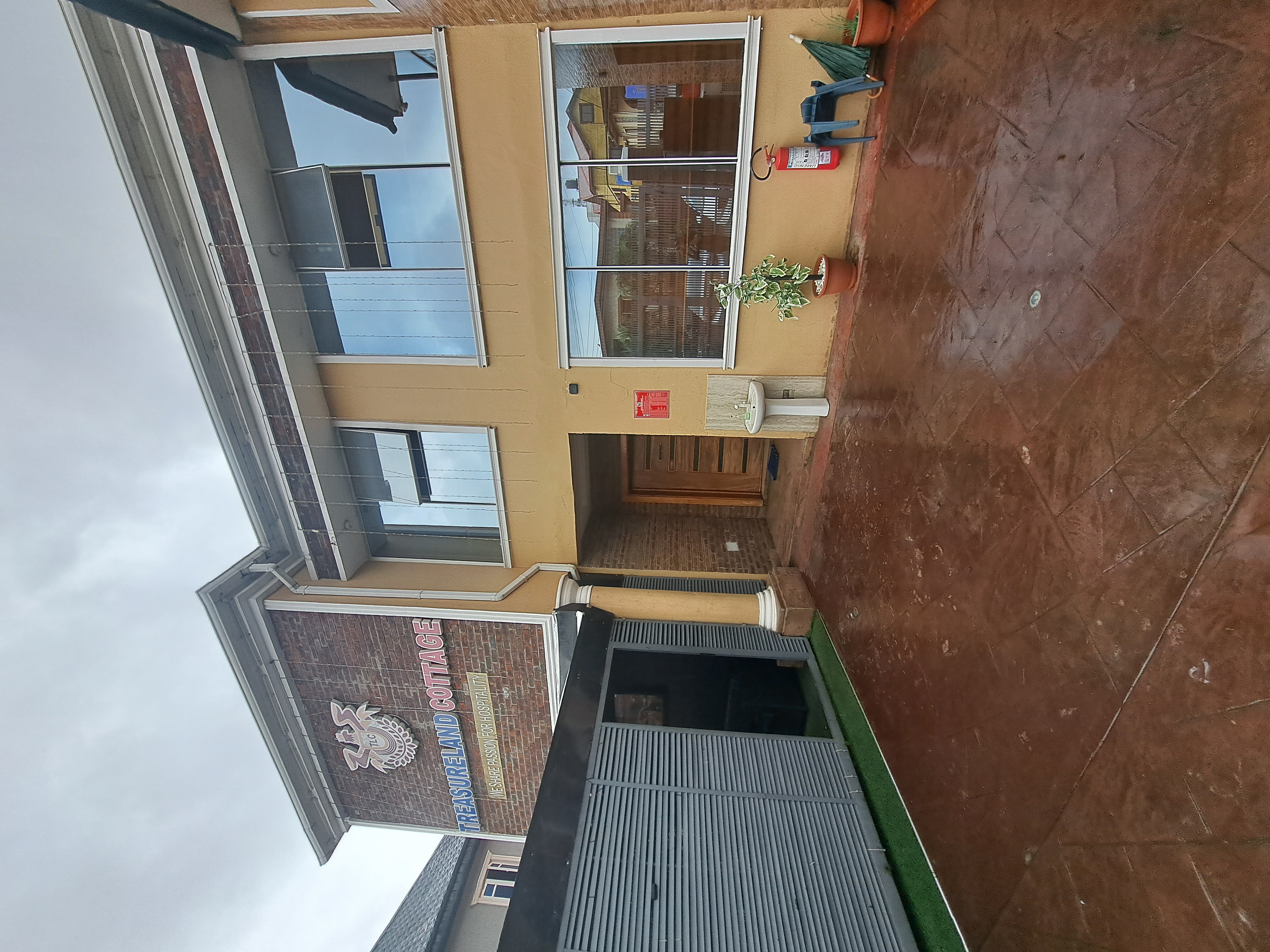 Treasureland Cottage TLC