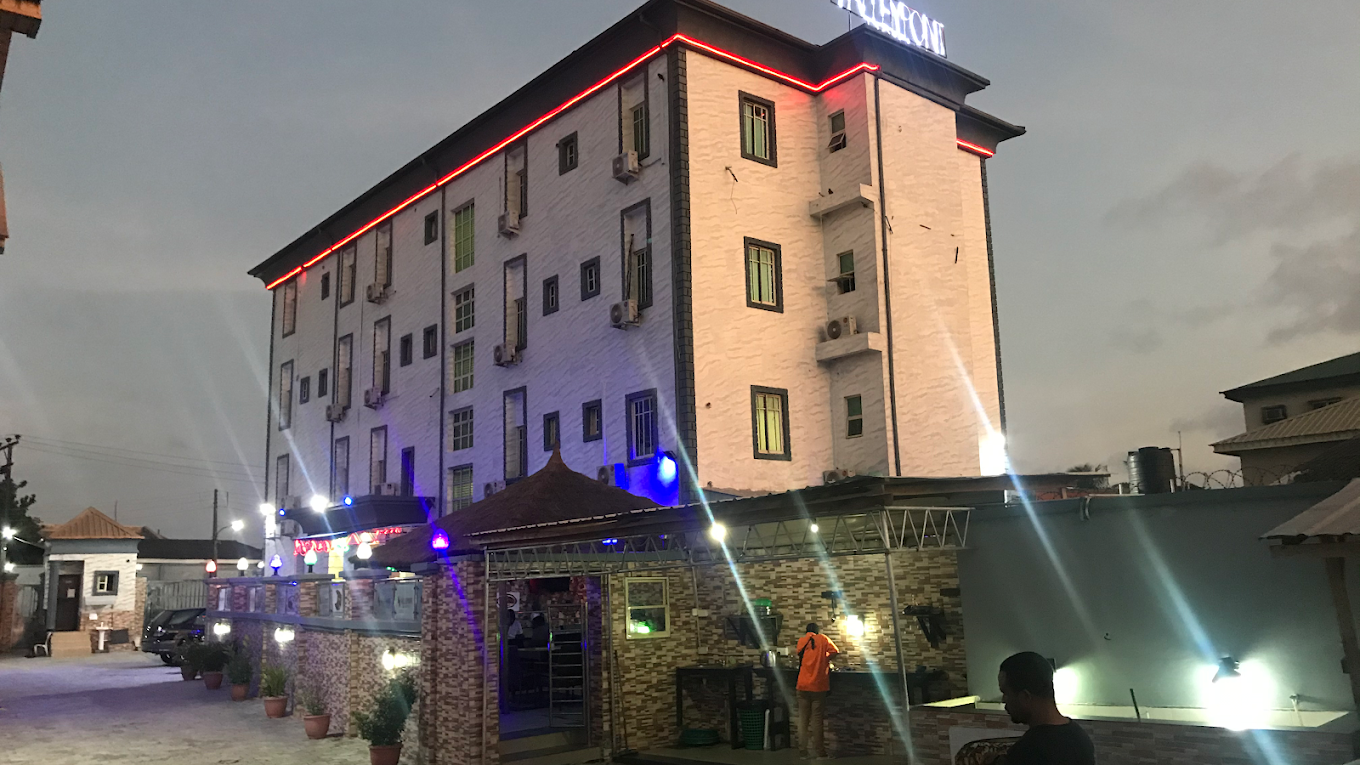 Valley Point Hotel & Suites